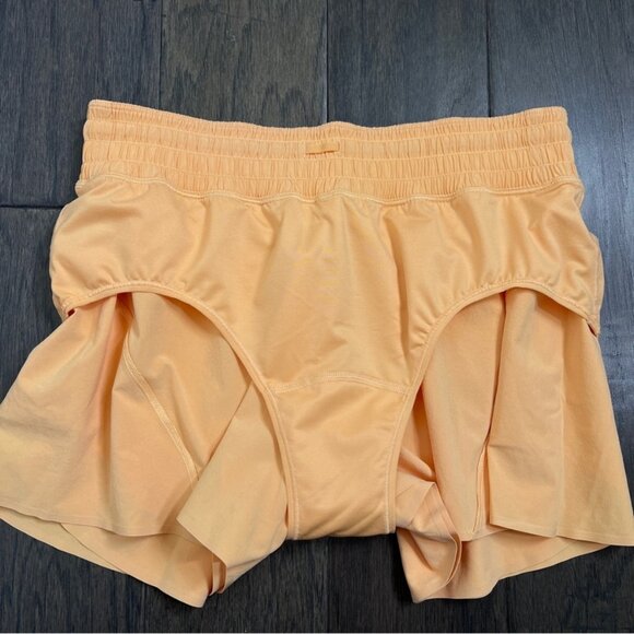 Lululemon Shake It Out High-Rise Running Short 2.5" Rock Melon - Picture 2 of 6